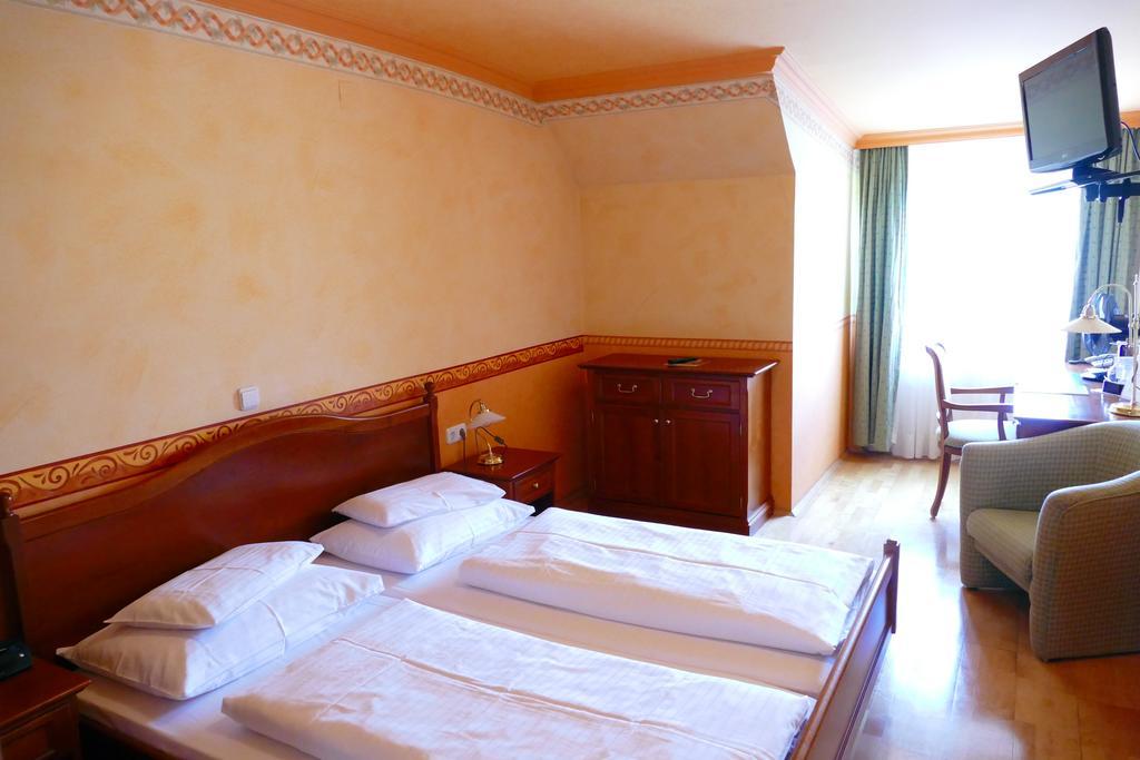 Hotel Pfeifer Zum Kirchenwirt Graz Exterior photo