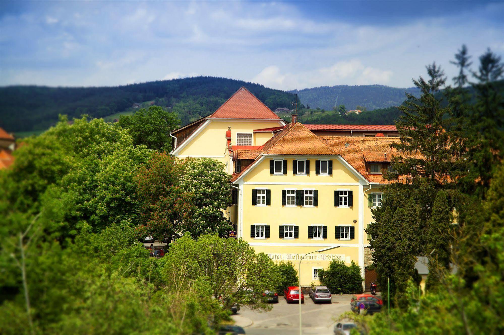 Hotel Pfeifer Zum Kirchenwirt Graz Exterior photo